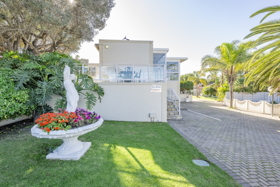 8 Bedroom Property for Sale in Brackenfell South Western Cape
